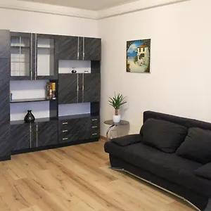 verificați disponibilitatea