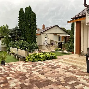 verificați disponibilitatea