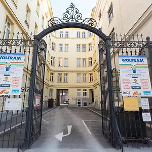 verificați disponibilitatea